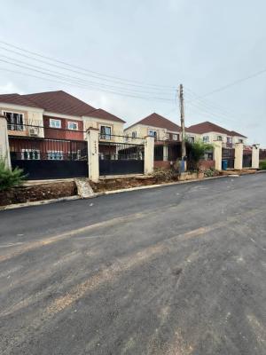 Well Maintained Semi Detached 3bedrms Duplex with a Room Bq, Location;*ikolaba Estate Ibadan*, Ibadan, Oyo, House for Sale