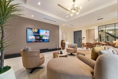 Luxury 3-bedroom Apartment with Swimming Pool and Gymnasium, Lekki Phase 1, Lekki, Lagos, Flat / Apartment Short Let