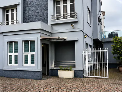 4 Bedroom + BQ Commercial Property