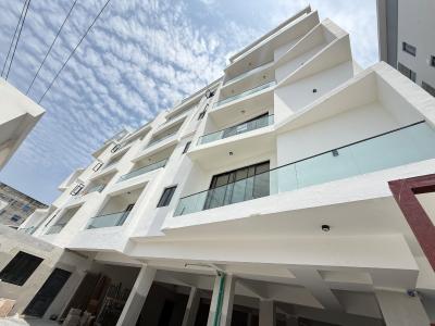 2 Bedroom Flat with Swimming Pool/gym/longe for Distress, Ikate By Lekki Phase 1, Ikate Elegushi, Lekki, Lagos, Block of Flats for Sale