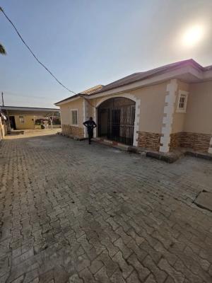 Luxury 3 Bedroom Bungalow with Excellent Facilities in Lugbe -abuja, Lugbe District. Abuja - Nigeria., Fha (f.h.a), Lugbe District, Abuja, Detached Bungalow for Sale