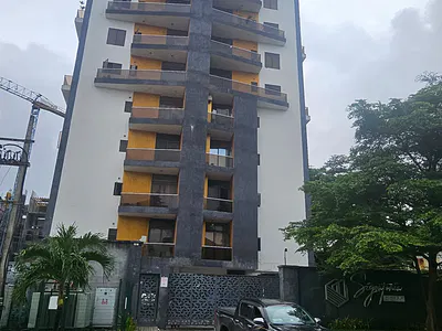 Lagoon-View 3 Bedroom Flat with BQ