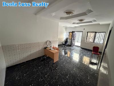 a Well Maintained 3 Bedrooms Serviced Apartment, Off Admiralty Way, Lekki Phase 1, Lekki, Lagos, Flat / Apartment for Rent