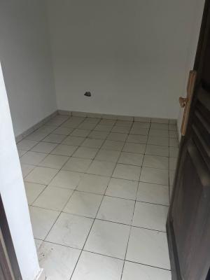 Clean and Spacious Bq with Toilet Available, Orchid Road, Lekki, Lagos, Self Contain (single Rooms) for Rent