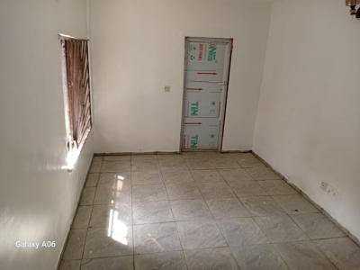 Nice Self Contain, Southern View Estate, Lekki Phase 1, Lekki, Lagos, Flat / Apartment for Rent