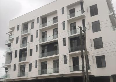 2 Bedroom En-suite Flat with an Open Fitted Kitchen, Cooker, Heat Extr, Lekki Phase 1, Lekki, Lagos, Flat / Apartment for Rent