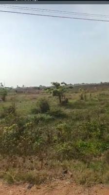 5 Acre Land on Lagos -ibadan Exp Way Near Mikano Facing Lagos Ibadan E, Lagos Ibadan Express Way, Ibadan, Oyo, Mixed-use Land for Sale