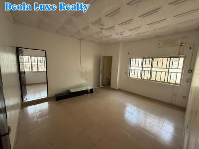 a Nice and Spacious 1 Bedrooms Apartment(upstair), Off Admiralty Way, Lekki Phase 1, Lekki, Lagos, Mini Flat (room and Parlour) for Rent
