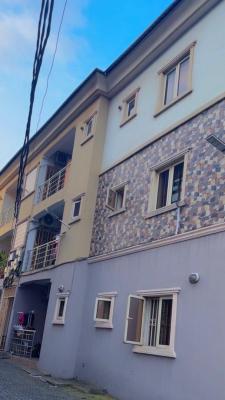 Very Lovely 3 Bedroom Apartment All Rooms Ensuit, Associations Avenue Shangisha Magodo, Gra Phase 2, Magodo, Lagos, Flat / Apartment for Rent