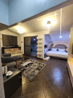 Mrfargi Residence 1 Bedroom and Parlor Apartment with Ps5, Moses Street, Gra Phase 2, Magodo, Lagos, Flat / Apartment Short Let
