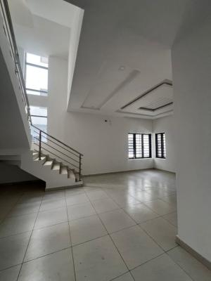Massive Master Bedroom in a Gated Full Service Estate, Orchid Road, Lekki, Lagos, Flat / Apartment for Rent