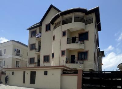 Serviced 3 Bedroom En-suite Flat with an Enclosed Fitted Kitchen Cabin, Lekki Phase 1, Lekki, Lagos, Flat / Apartment for Rent