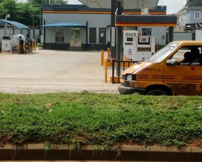 Functional Filling* *station *   with 6 Pumps, with  a Story Building, Along Isheri* *lasu Road 🛣️, Isheri ,* *lagos State, Isheri, Lagos, Filling Station for Sale