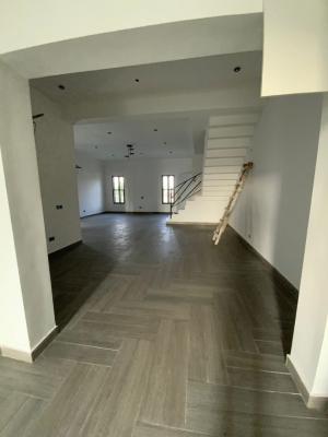 4 Bedroom Masionette with Bq & Private Compound, Lekki Phase 1, Lekki, Lagos, Terraced Duplex for Rent