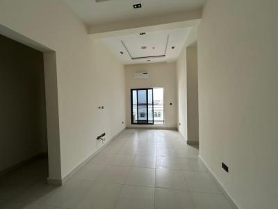 3 Bedrooms Ensuite Plus Bq, Acs, Double Door Fridge and Solar Power, Off Periwinkle Estate Road, Lekki Phase 1, Lekki, Lagos, Flat / Apartment for Rent