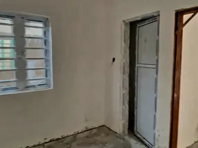 Newly Built Mini Flat with Full Pop Ceiling