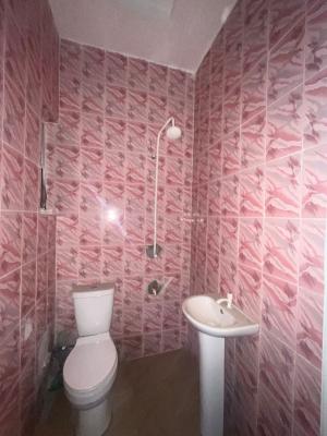 Small Room ( Bq ), Chevron Lekki, Lekki, Lagos, Self Contain (single Rooms) for Rent