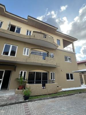 Newly Renovated 4-bedroom Penthouse with Bq, Lekki Phase 1, Lekki, Lagos, Flat / Apartment for Rent
