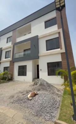 5-bedroom Duplex + Bq, Main, Jahi, Abuja, Terraced Duplex for Rent