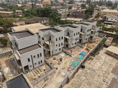 5units 4bedrooms  Triplex Fully Detached Home with 2 Living Rooms , St, Location:-old Bodija, Ibadan, Oyo, House for Sale
