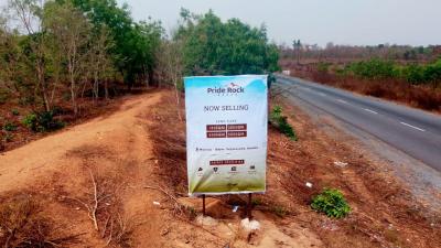 50% Discounted and Demanding Estate Directly Facing Express, Prime Rock Estate with Free Documentation in, Ibadan, Oyo, Mixed-use Land for Sale