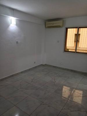5 Bedrooms Flat All Ensuite, Gbagada Phase 2, Gbagada, Lagos, Office Space for Rent