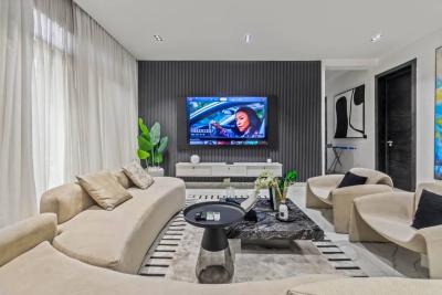 Luxury 3bedroom Penthouse with Dedicated Lift, Bq in a Secured Estate, Off Admiralty Way, Lekki Phase 1, Lekki, Lagos, Flat / Apartment for Sale
