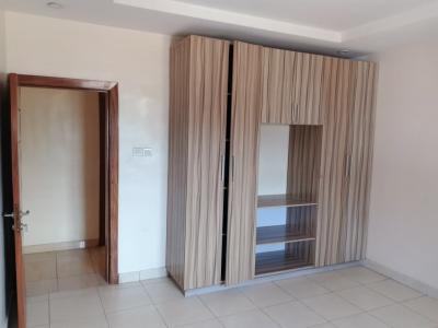 3brms Upstairs Flat Only 3 in a Compound Fully Fitted with Split Units, Lekki Phase 1, Lekki, Lagos, Flat / Apartment for Rent