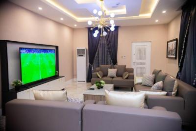 Luxury 4 Bedroom Apartment with Housekeeping and Inbuilt Speaker, Self Compound, En Suite Rooms,wi Fi , Netflix, Ikeja, Lagos, Flat / Apartment Short Let
