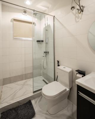 Olive  Luxury 2/3-bedroom Serviced Apartment    Prime Location: Ikate, Ikate, Ikate Elegushi, Lekki, Lagos, Detached Duplex Short Let
