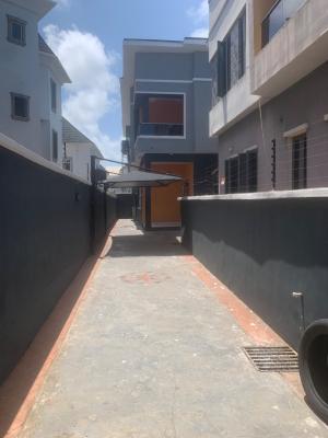 Spacious Master Bedroom, Chevron, Lekki Phase 1, Lekki, Lagos, Flat / Apartment for Rent