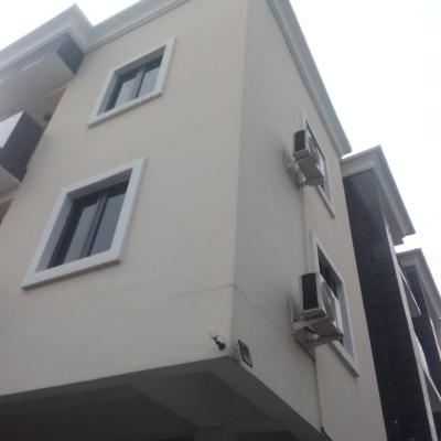 Relatively and Spacious 3 Bedrooms, Anthony, Maryland, Lagos, Flat / Apartment for Rent