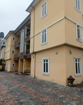 Lovely Spacious 2 Bedroom Apartment  in a Secure Estate, Lekki Phase 1, Lekki, Lagos, Flat / Apartment for Rent