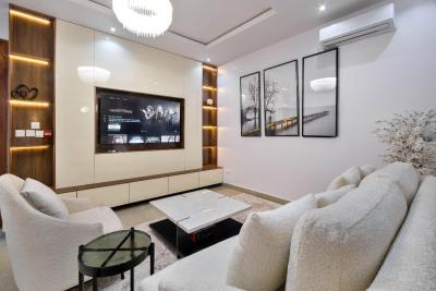 Luxurious Waterfront One Bedroom with Swimming Pool, Gym, Cinema & Ps5, Admiralty Road, Lekki Phase 1, Lekki, Lagos, Mini Flat (room and Parlour) Short Let