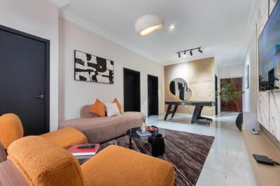 His Beautiful 2 Bedroom Apartment Is Available, Lekki Phase 1, Lekki, Lagos, Flat / Apartment Short Let
