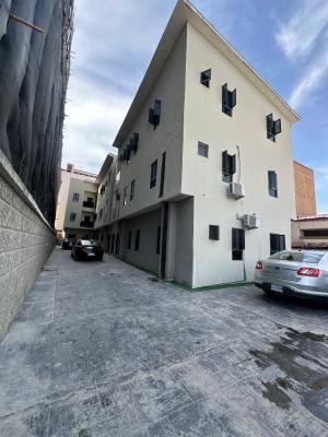 Specious and Service 2bedroom Apartment, Ilasan Lekki, Lekki, Lagos, Flat / Apartment for Rent