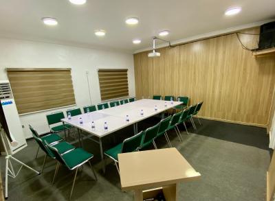 Boardroom/roundtable/strategy/meeting Room, Off Freedom Way, Lekki Phase 1, Lekki, Lagos, Conference / Meeting / Training Room for Rent