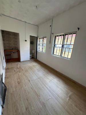 Luxurious, Standard, and Very Spacious Studio Apartment  Upstairs, Lekki Phase 1, Lekki, Lagos, Self Contain (single Rooms) for Rent