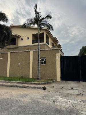 Fully Serviced 3 Bedroom Maisonette, Lekki Phase 1, Lekki, Lagos, Flat / Apartment for Rent