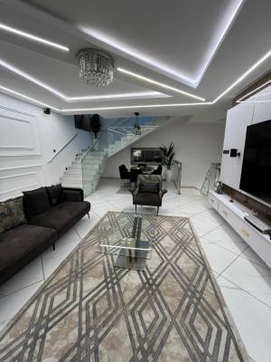 Luxury 4 Bedroom Apartment Self Compound, Lekki Phase 1, Lekki, Lagos, House Short Let