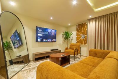 Beautiful and Spacious Serviced 2-bedroom Apartment with Double Beds, Lekki Phase 1, Lekki, Lagos, House Short Let
