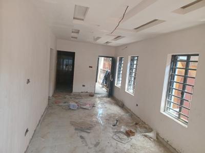 Primwater View 2 Bedroom Flat, By Third Mainland Bridge, Adekunle, Yaba, Lagos, Flat / Apartment for Rent