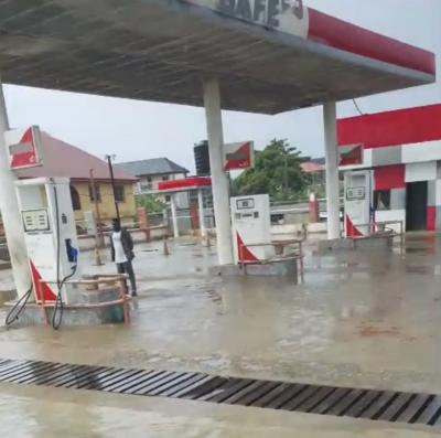 Mega Filling Station, Lasu - Igando Road, Igando, Ikotun, Lagos, Filling Station for Sale