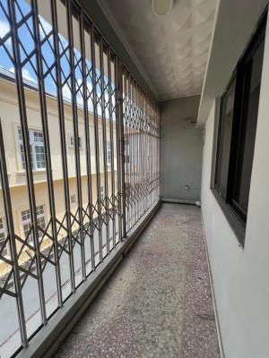 Standard Self Con Upstairs, Admiralty Way By Brazas Plaza, Lekki Phase 1, Lekki, Lagos, Self Contain (single Rooms) for Rent