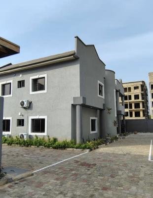 Newly Renovated 3 Bedroom Apartment with Bq, Lekki Phase 1, Lekki, Lagos, Flat / Apartment for Rent