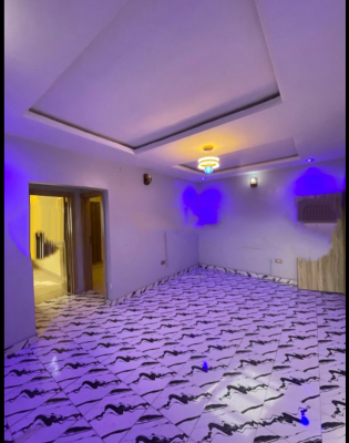 Decent & Spacious 3 Bedroom Apartment, Gbagada, Lagos, Flat / Apartment for Rent