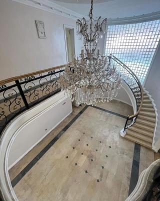 4 Bedrooms Semi-Detached Duplex