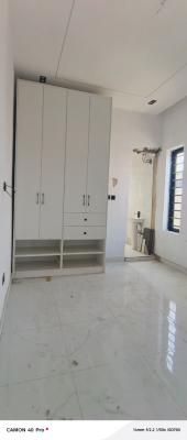 Building Available for Commercial Use, Igbo Efon, Lekki, Lagos, Restaurant / Bar for Rent