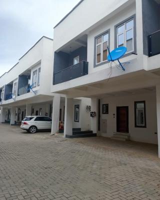1 Bedroom Apartment with Pool, Royal Pine Estate, Orchid, Lekki, Lagos, Self Contain (single Rooms) for Rent
