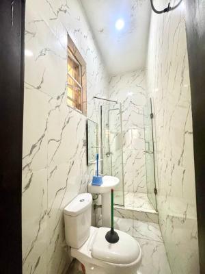 Guest Room Downstairs, Orchid, Lekki Phase 2, Lekki, Lagos, House for Rent